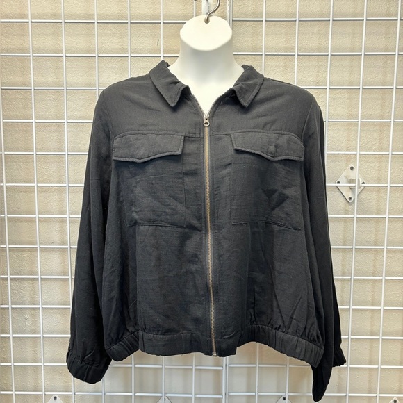 Torrid Dual Fold Zip Front Crop Jacket - New - Size 3 (22/24) - Picture 1 of 4